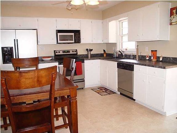 4th image of 7314 Helen Ave