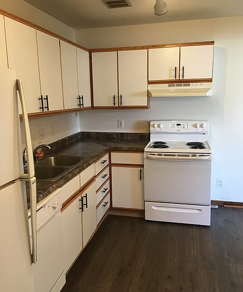 Spacious Units — Photo 23