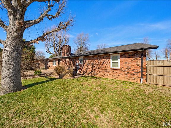 5th image of 139 Autumn Dr