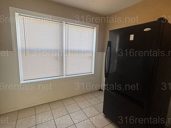3rd image of 906 S High St #916