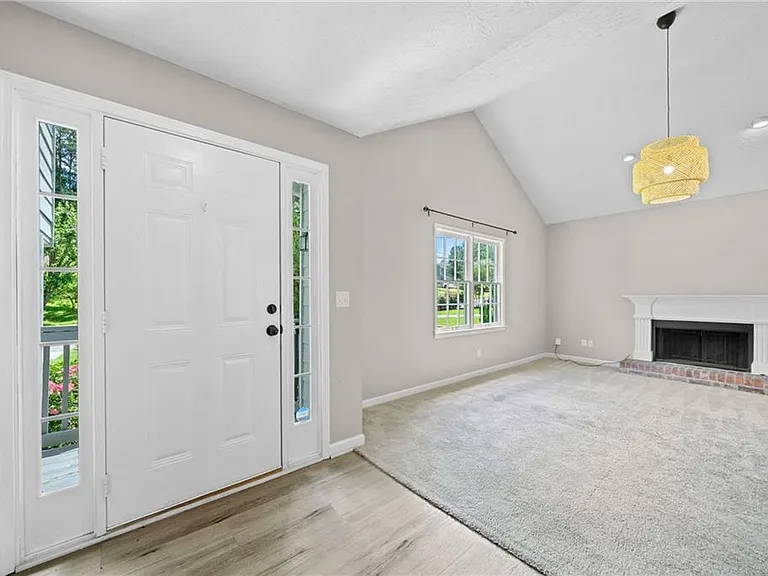 5590 Princeton Oaks Dr — Photo 5