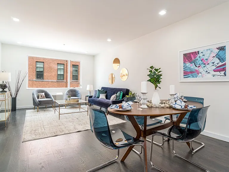 6122 Hudson Ave #4A — Photo 2