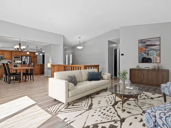 816 Westview Dr, Shoreview, MN 55126