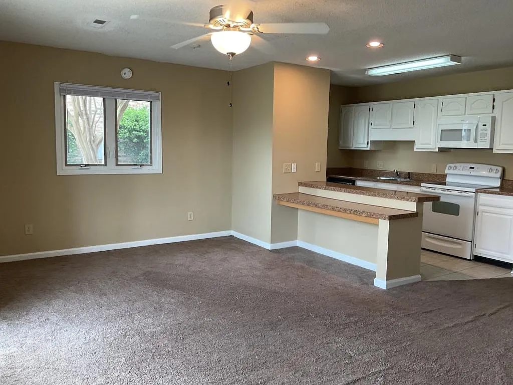 Building Photo - 210 Double Eagle Dr #A-1