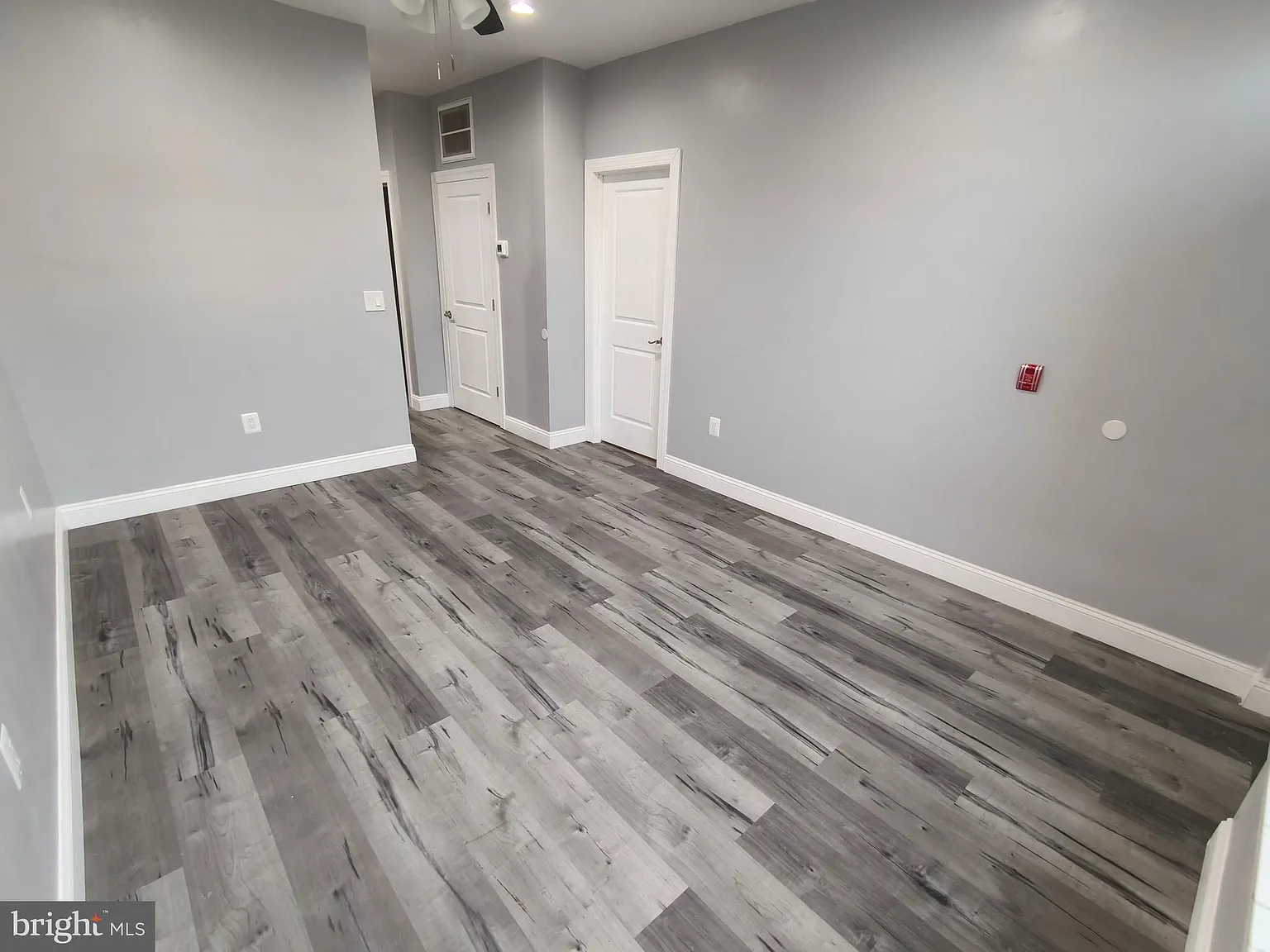 3 bed, $2,100 — Photo 4