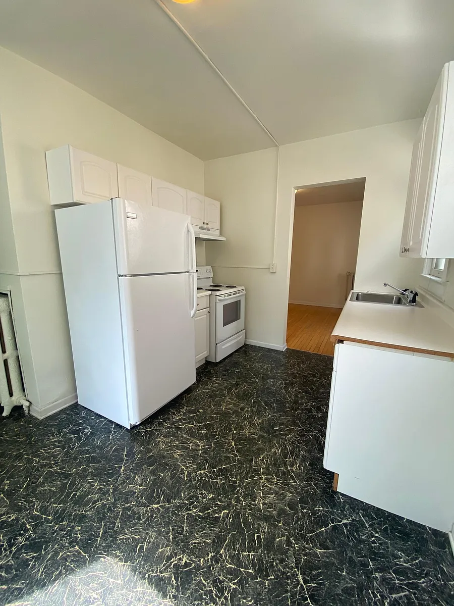 Building Photo - 24 N Butler St #2