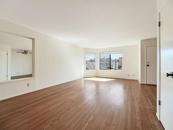 4th image of 2711 Octavia St APT 301