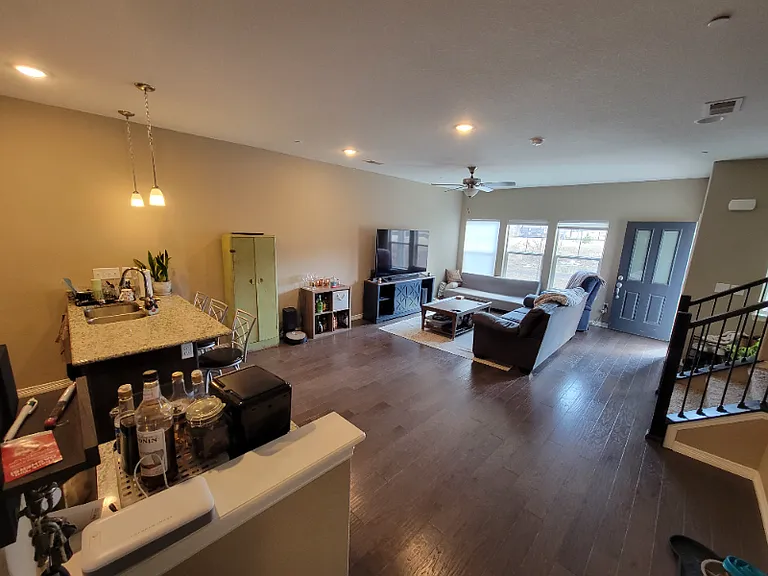 2431 Crown View Dr #2 — Photo 6