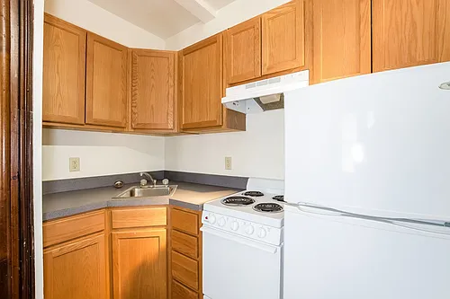 1328 Washtenaw Ave Photo 1
