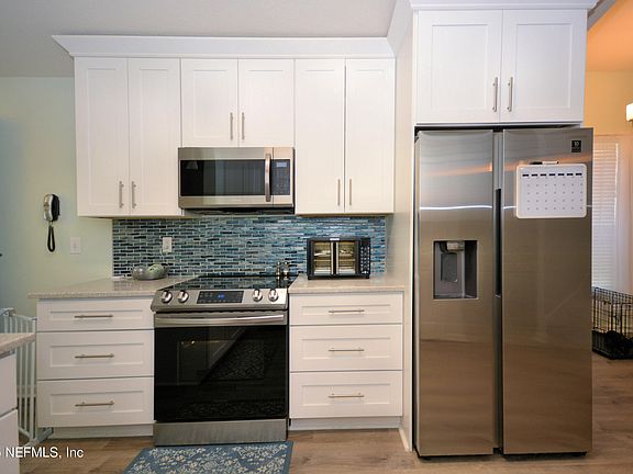 4th image of 436 S ABERDEENSHIRE Drive