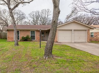 2714 Bent Tree Ln, Arlington, TX 76016