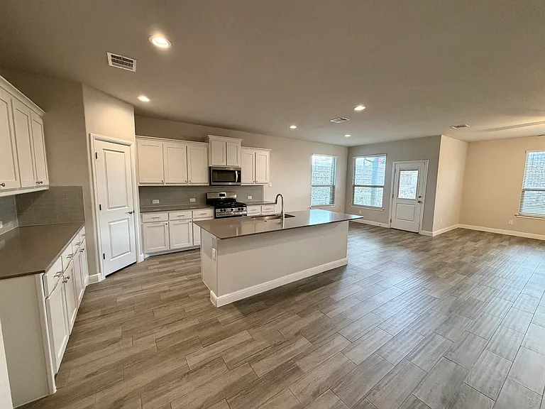 2340 Goodnight Ranch Dr — Photo 3