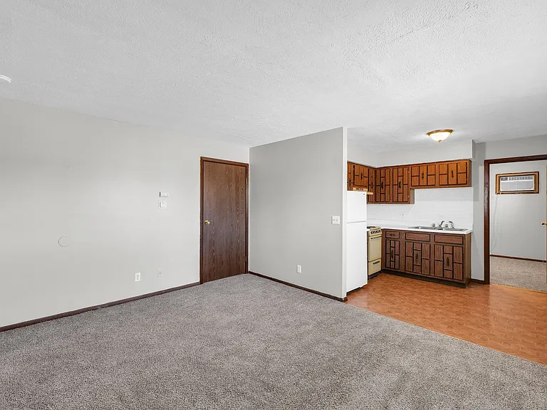 205 W Shelbourne Dr — Photo 7