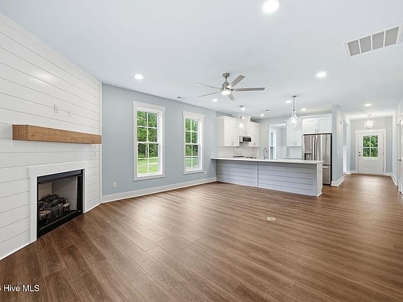 3rd image of 26 Paddington Way