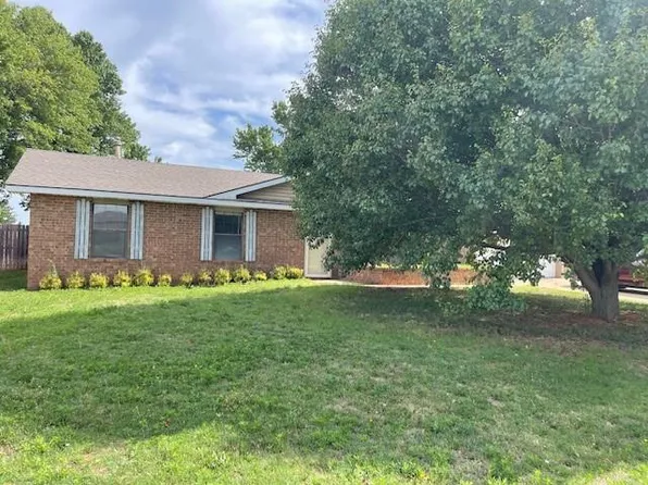 105 E Bonita Dr, Elk City, OK 73644