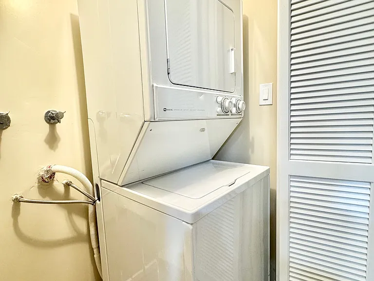 1200 Riverside Dr #1270 — Photo 23