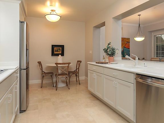 5th image of 555 Byron St APT 109
