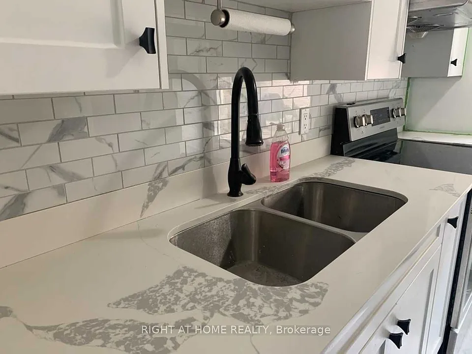 16 Rexdale Blvd #30