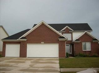 23313 Crescent Ridge Dr, New Boston, MI