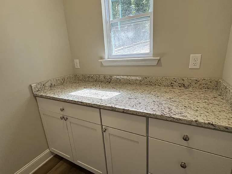 2644 Ladd Dr — Photo 10
