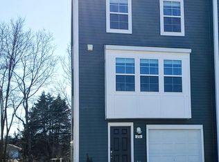 26 Colchester Ct, Bunker Hill, WV 25413