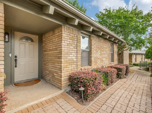 8415 Old Moss Rd, Dallas, TX 75231