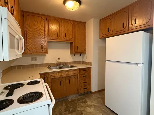 Elm Street Apartments - 944, 944 E Elm Dr APT 7, Little Chute, WI 54140