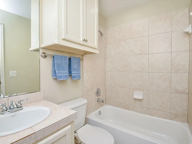 222 Knox St #F — Photo 34