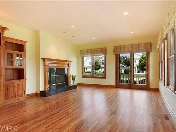 3rd image of 3493 Magnolia Ln