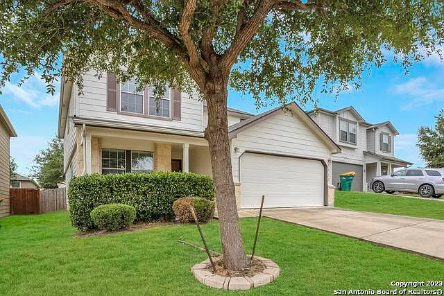 4 bed, 3.0 bath, 2723 sqft, $1,950 — Photo 2
