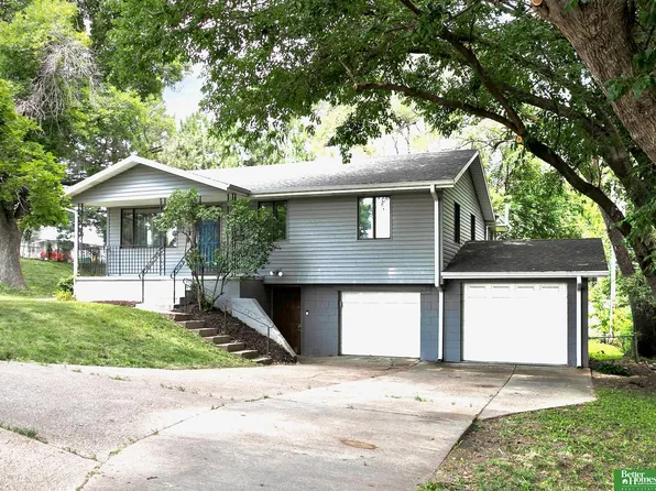 7092 Charles St, Omaha, NE 68132