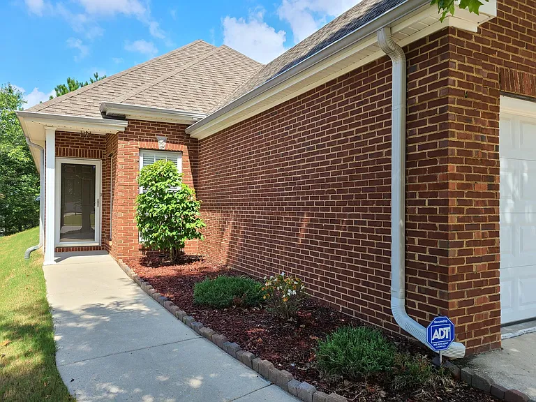 240 High Ridge Dr — Photo 2