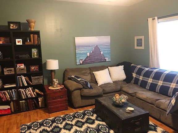 4th image of 222 Capital St