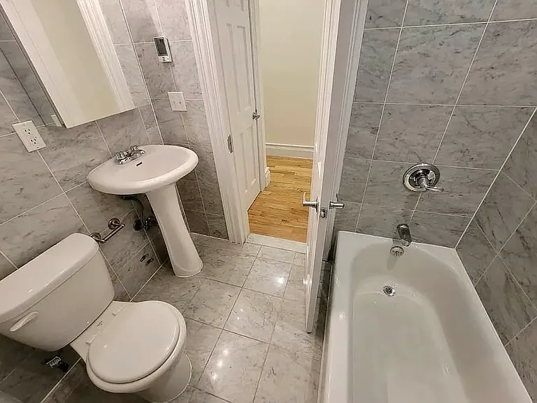 131 Thompson St #4Y — Photo 7