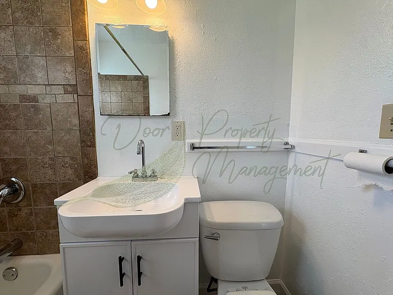 9506 Harrison St — Photo 11