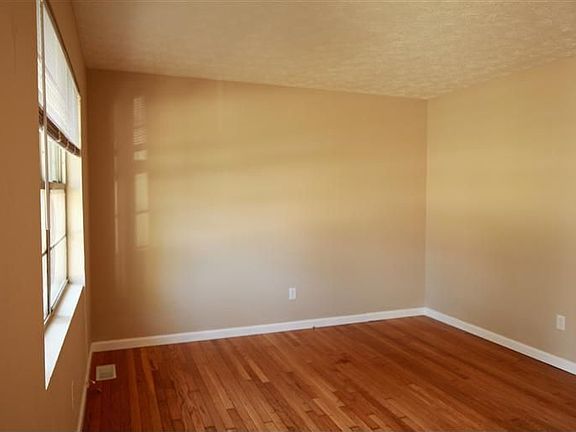 3rd image of 1861 Costigan Dr