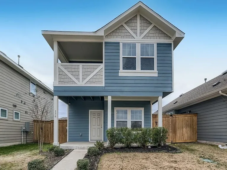 176 Bosque Dr — Photo 1