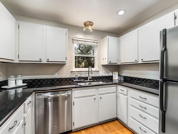5th image of 11970 Jollyville Rd APT 205