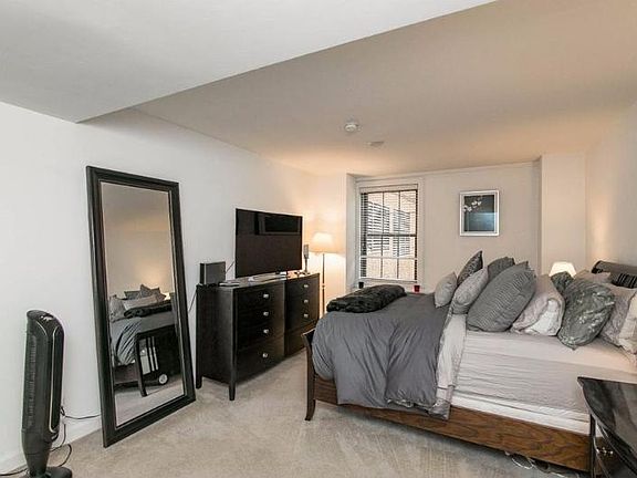5th image of 219 S 18th St #1016