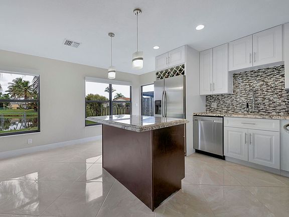 3rd image of 4705 Brook Dr