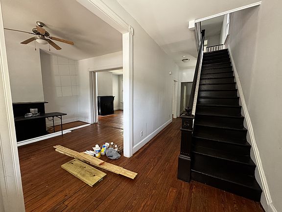 3rd image of 1507 Perry St