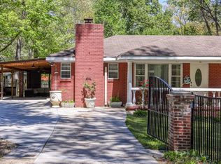 624 Long Cir, Lawrenceville, GA 30044