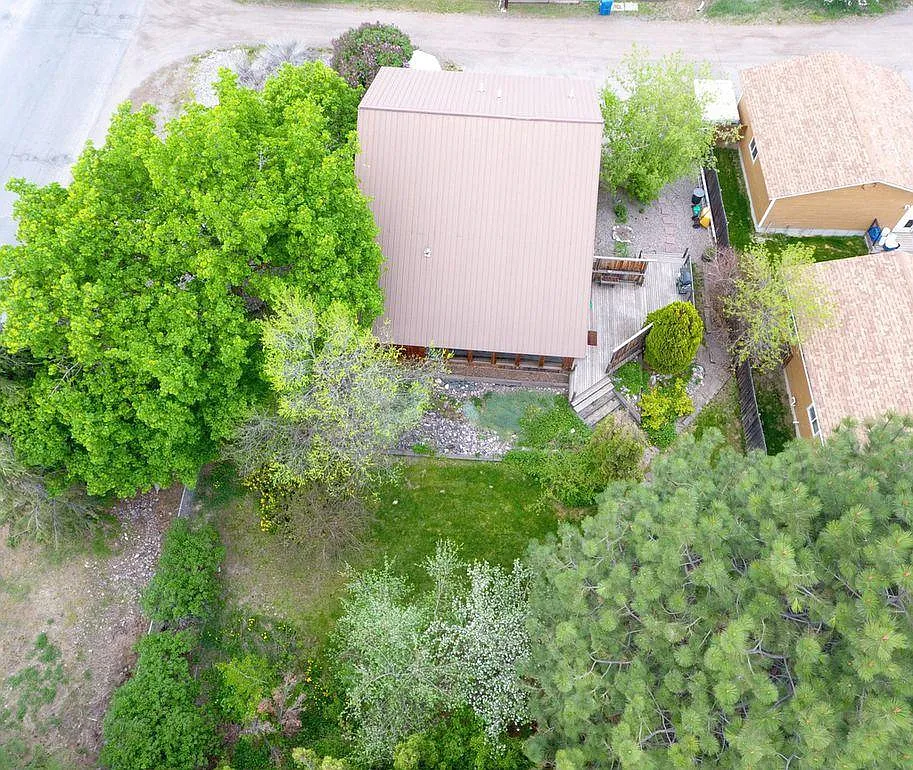 712 Kemp St — Photo 3