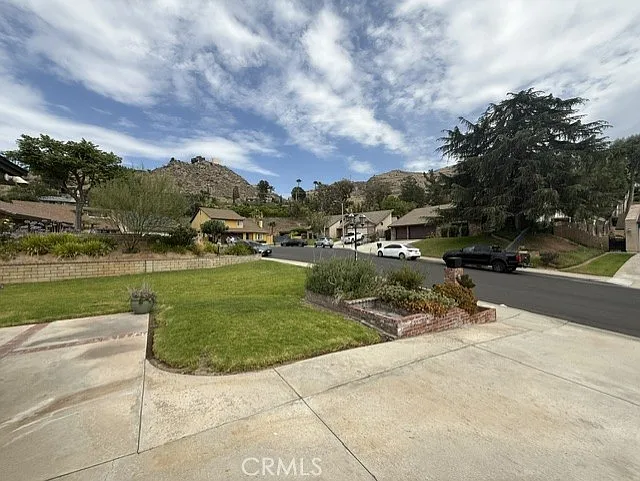 23058 Peacock Ct — Photo 3