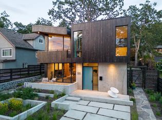 3025 Jackson St, Victoria, BC V8T3Z7