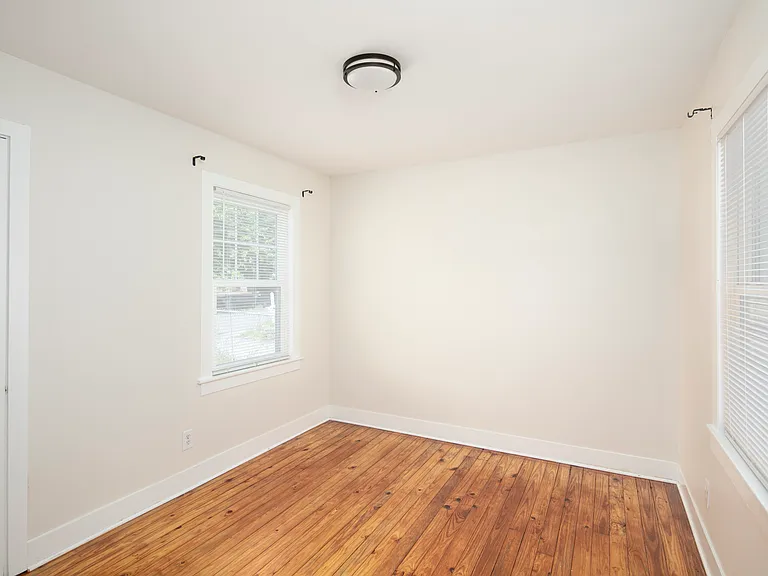 277 Elmwood Dr — Photo 6
