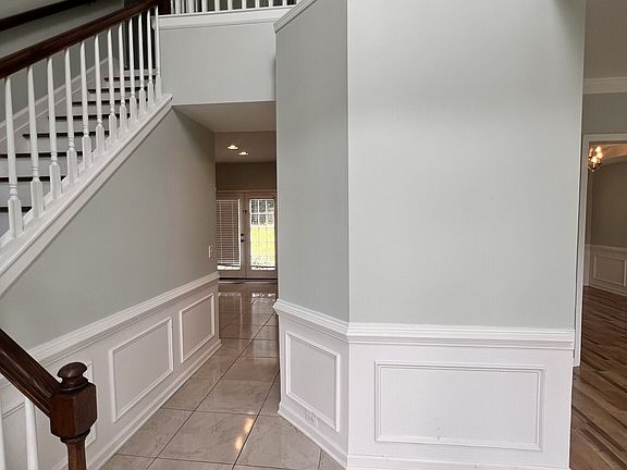 3rd image of 3985 Shallowford Gre Ct