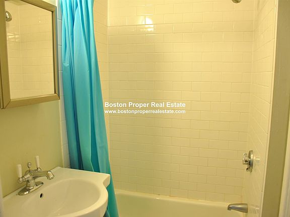 323 Beacon St. #9 Boston - Back Bay Unit Photo 4