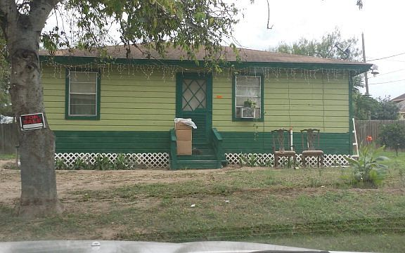 2nd image of 200 W 8th St