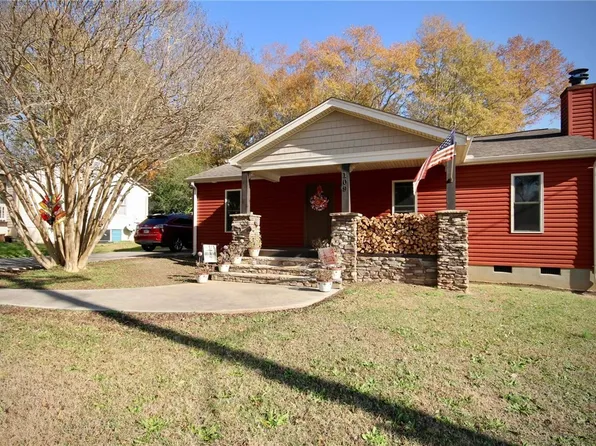 109 S Laurel St, Walhalla, SC 29691